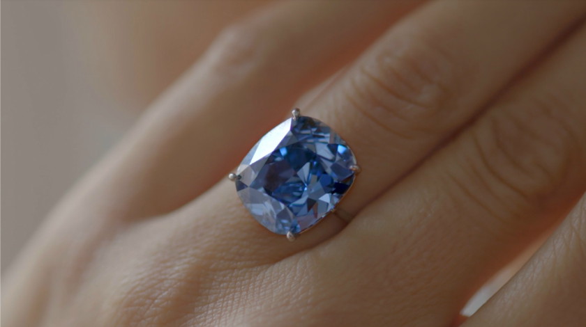 The Blue Moon Diamond - The Most Expensive Diamond in the World! |  Naturally Colored