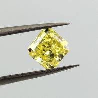 SI2 inclusion in a Yellow Diamond
