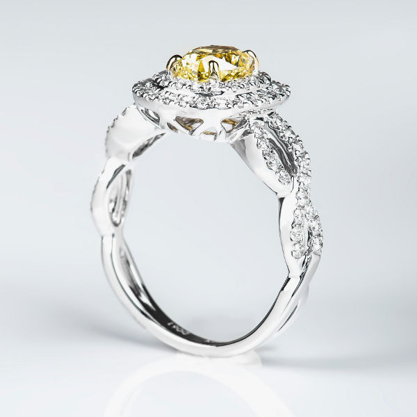 Fancy Light Yellow Diamond Ring, Oval, 1.01 carat, VS2 - B