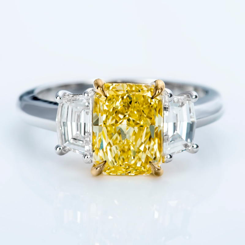 Fancy Light Yellow Diamond Ring, Radiant, 2.04 carat, SI1