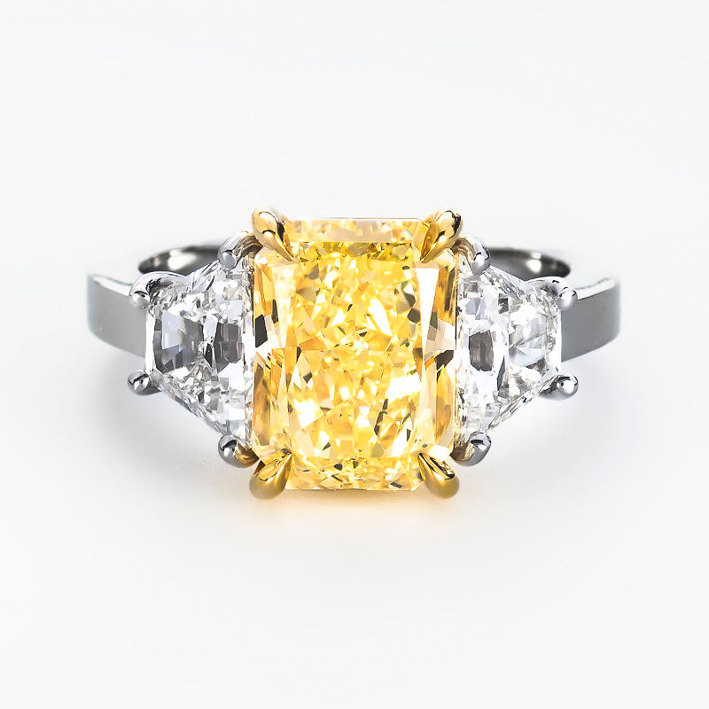Y-Z Diamond Ring, Radiant, 4.08 carat, VVS1