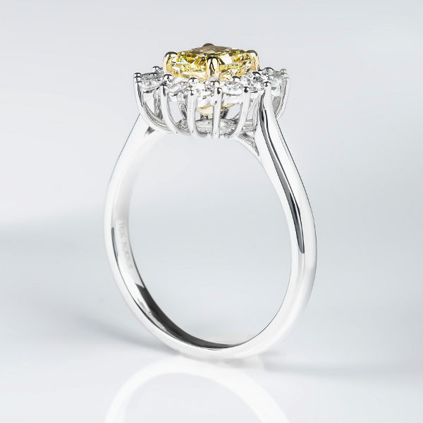 Fancy Yellow Diamond Ring, Radiant, 0.85 carat, VS1 - B