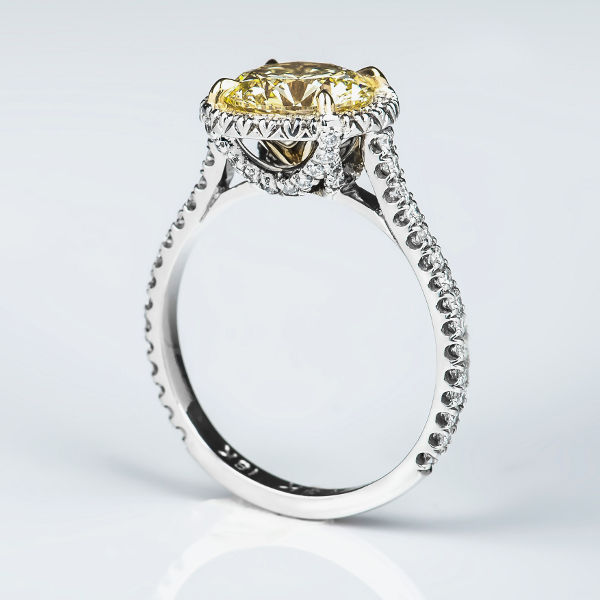 Fancy Light Yellow Diamond Ring, Round, 2.02 carat, SI1 - B