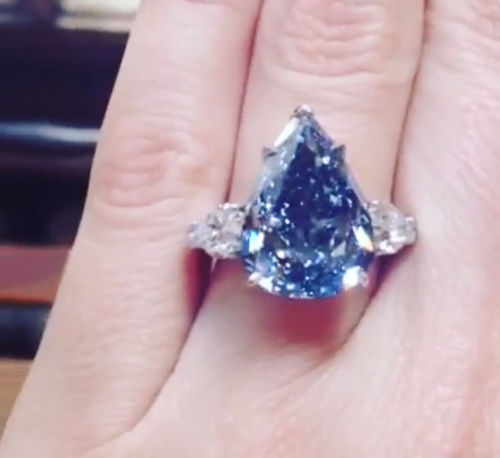 The Perfect Blue Diamond - 13.22 carat flawless vivid blue