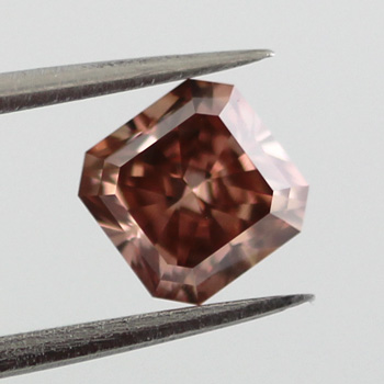 Fancy Deep Orangy Pink Diamond, Radiant, 0.67 carat, VS1 - B