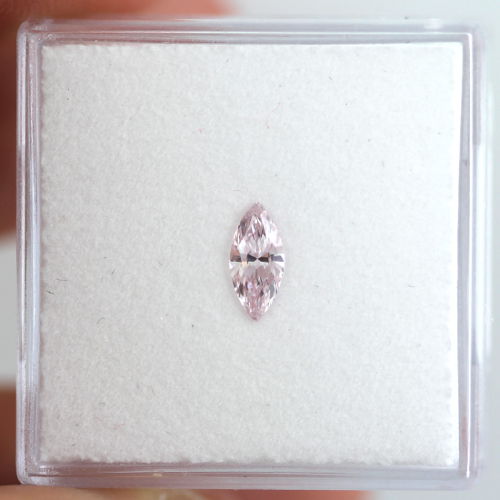 Fancy Light Pink Diamond, Marquise, 0.28 carat, VS1 - B