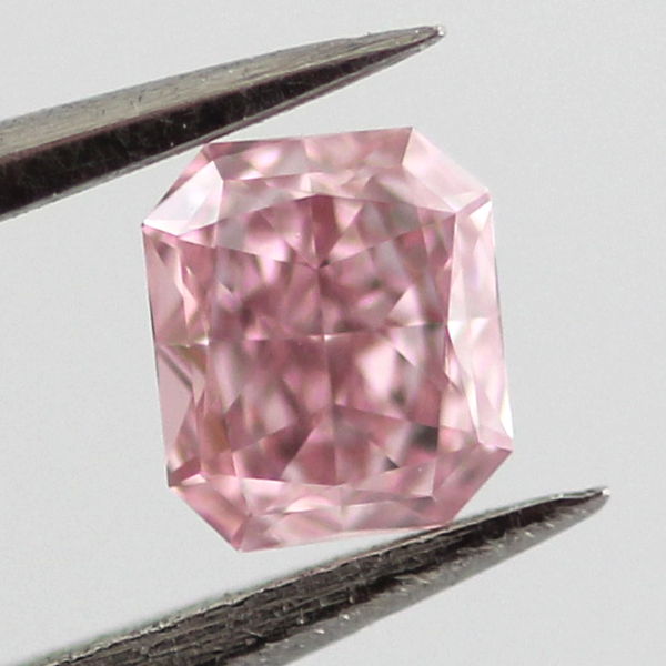 Fancy Pink Diamond, Radiant, 0.14 carat
