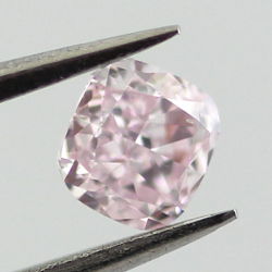 Fancy Purplish Pink, 0.25 carat, SI1