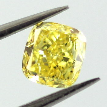 Fancy Vivid Yellow, 0.31 carat, SI2