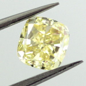 Fancy Yellow, 0.70 carat, SI1