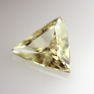 Fancy Yellow, 0.51 carat, SI2