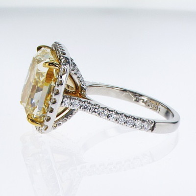 Fancy Light Yellow Diamond Ring, Cushion, 10.05 carat, VS2 - B