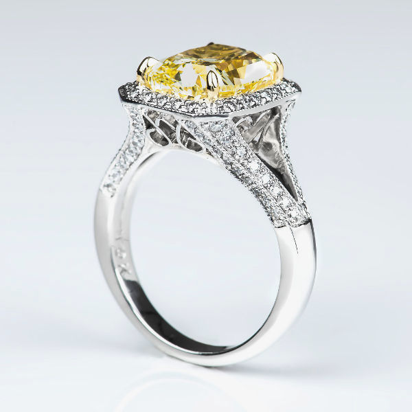 Fancy Light Yellow Diamond Ring, Cushion, 4.15 carat, VS2 - B