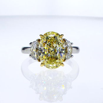 Fancy Light Yellow Diamond Ring, Oval, 5.03 carat, VS2 - Thumbnail