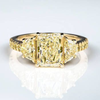 Fancy Light Yellow Diamond Ring, Radiant, 2.03 carat, VS2 (2.94 t.w)