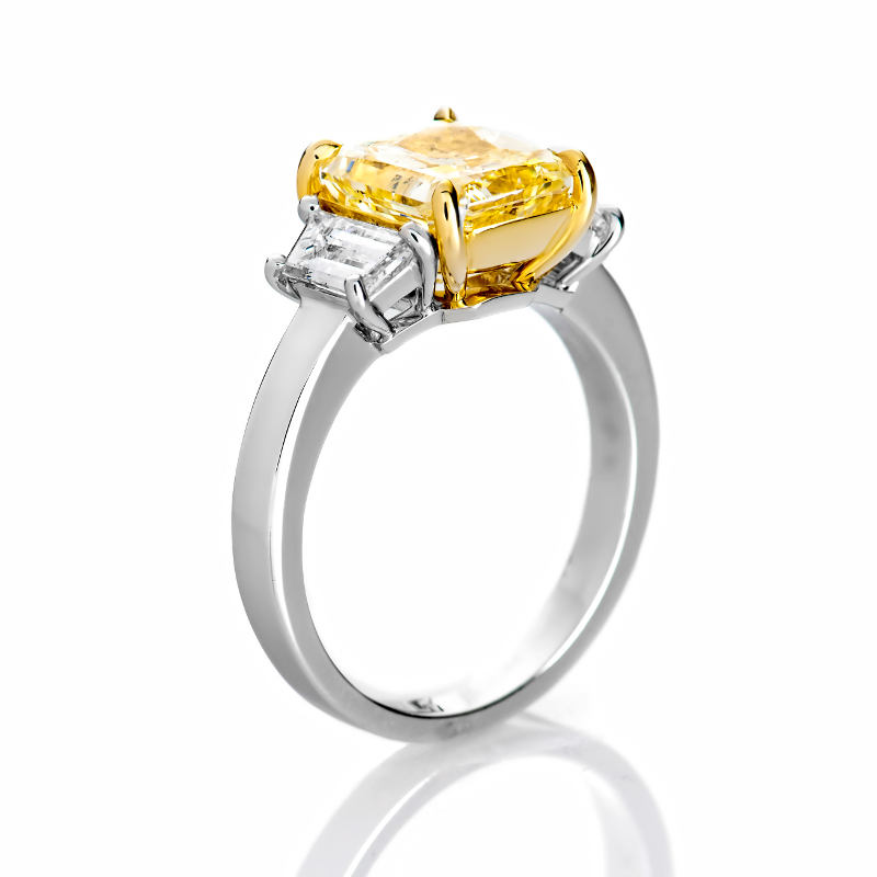 Fancy Light Yellow Diamond Ring, Radiant, 3.11 carat, SI2 - B Thumbnail