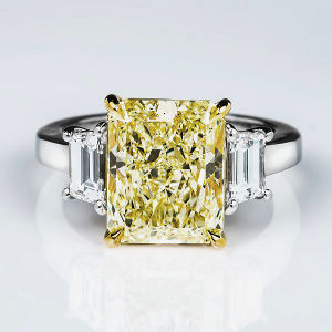 Y-Z Diamond Ring, Radiant, 5.10 carat, VS2 - Thumbnail