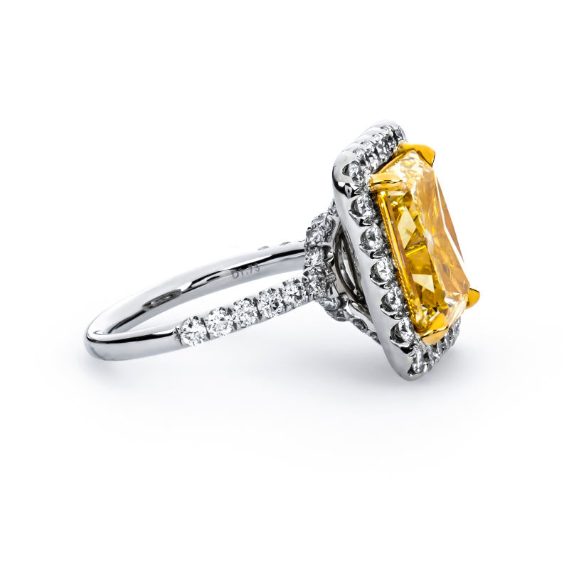Fancy Light Yellow Diamond Ring, Radiant, 8.78 carat, SI2 - B