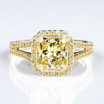 Fancy Light Yellow Diamond Ring, Radiant, 1.70 carat, SI1 - Thumbnail