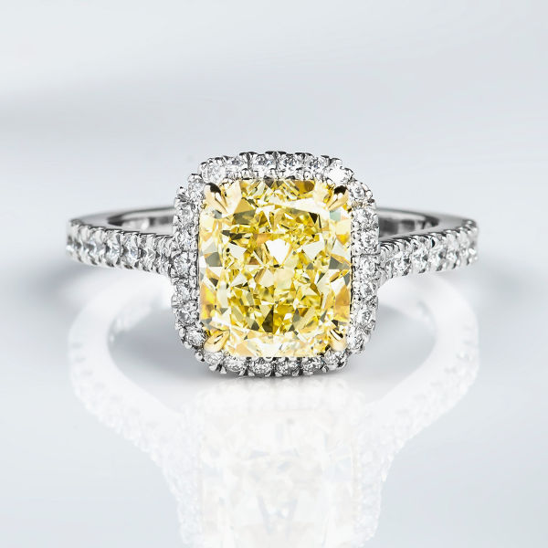 Fancy Yellow Diamond Ring, Radiant, 3.01 carat, VVS2